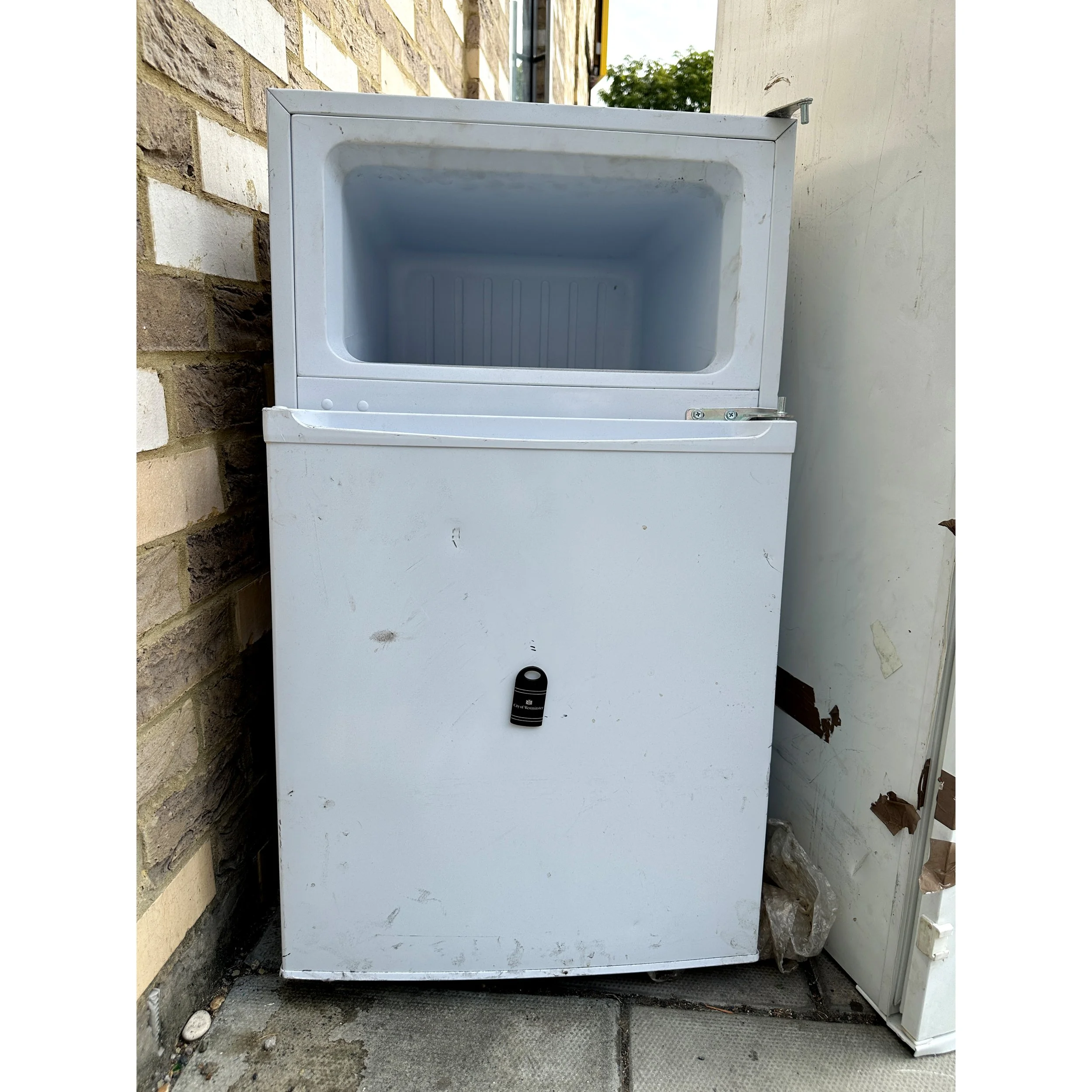 westminster_bin_magnet_small_fridge.jpg
