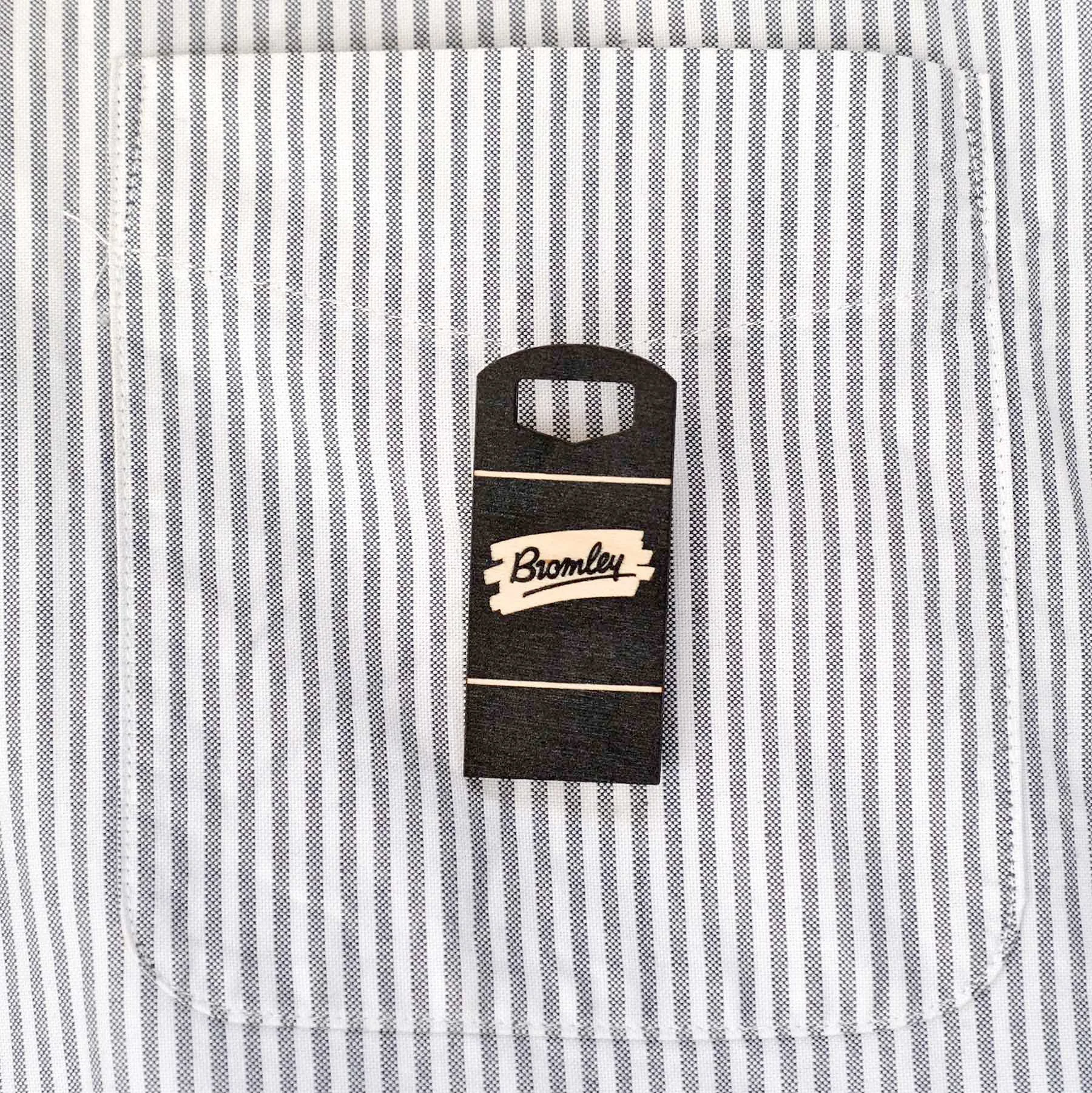 Bromley_bin_badge_pocket1_small.jpg