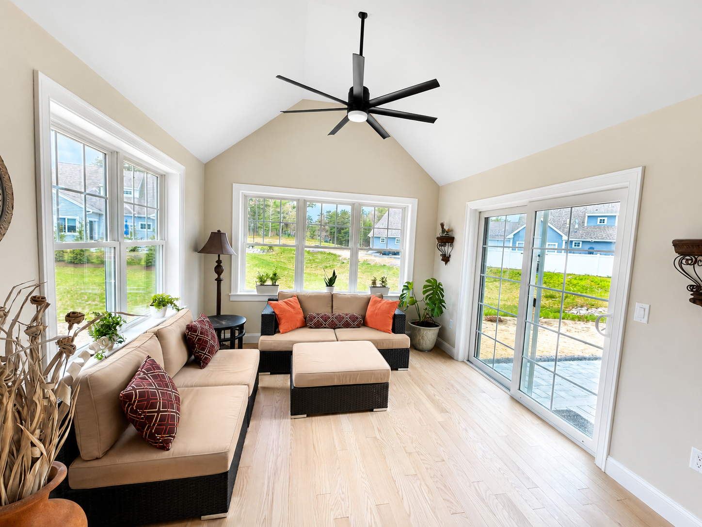 6 Fairway_Sunroom.png