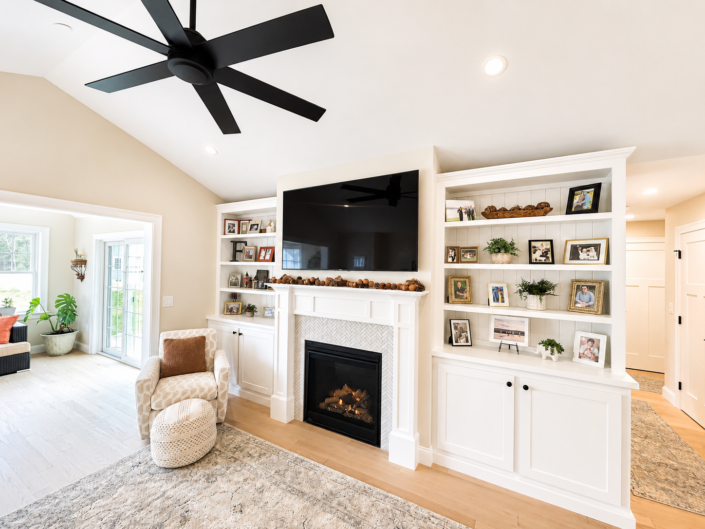 6 Fairway_Built-ins.png