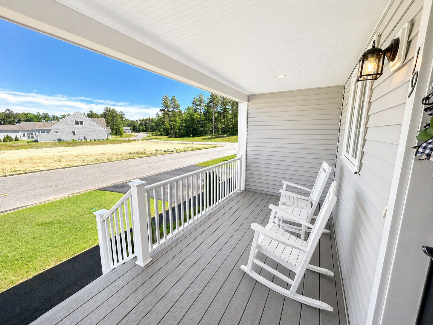 LINKS_19 FW_PORCH.png