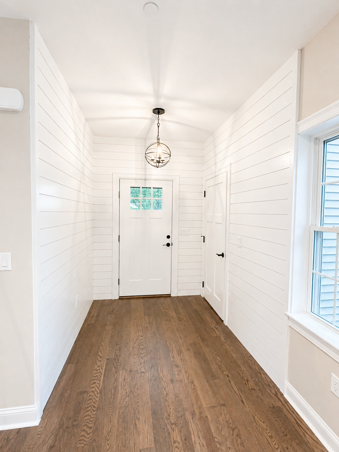 4 FW_FRONT ENTRYWAY.png