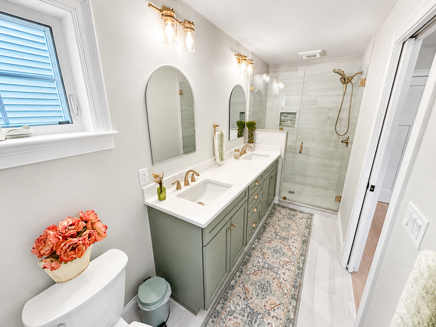 6 Fairway_Master Bath.png