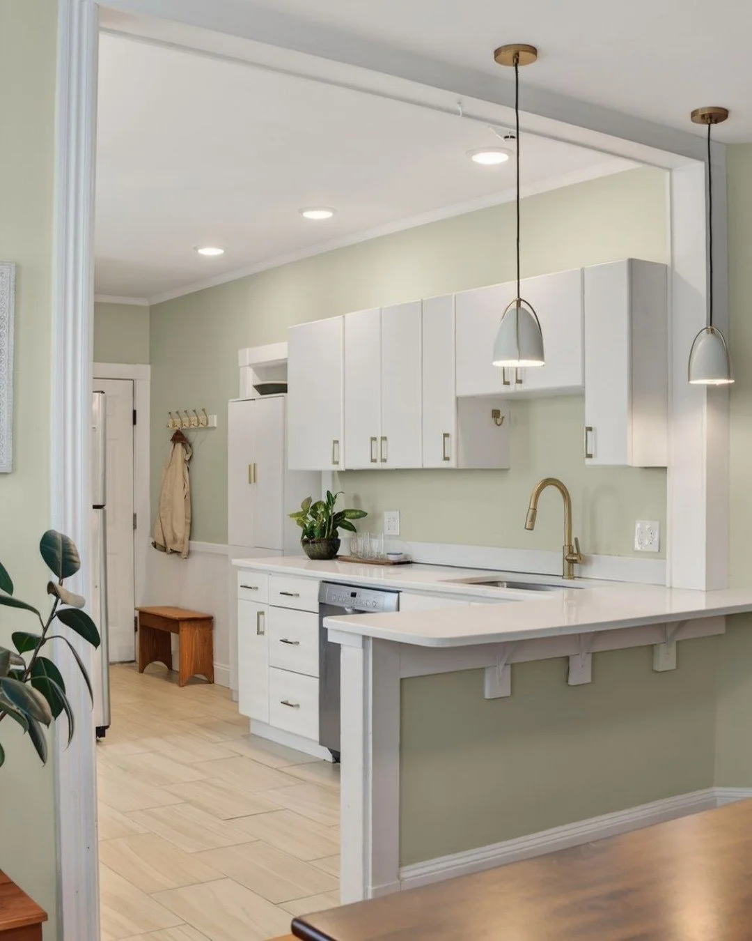 UNDER CONTRACT! So excited for my sellers in Portland who are officially under contract after just 5 days on the market. A little preparation and a lot of attention to detail helped us put our best foot forward and the results followed. Grateful to b