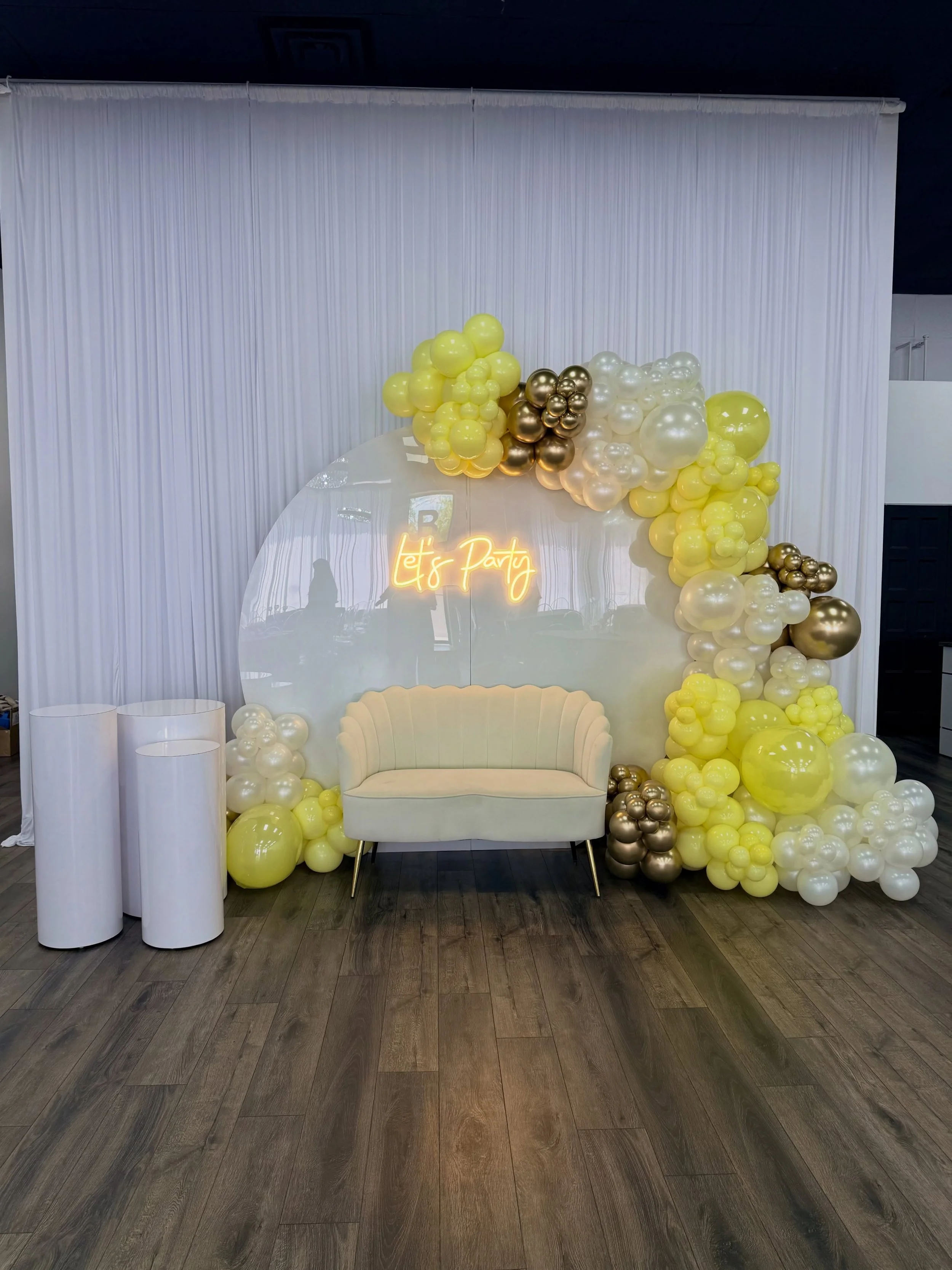 Shininggggg ✨

#balloons #partydecor #summervibes #nj #eventdecoration