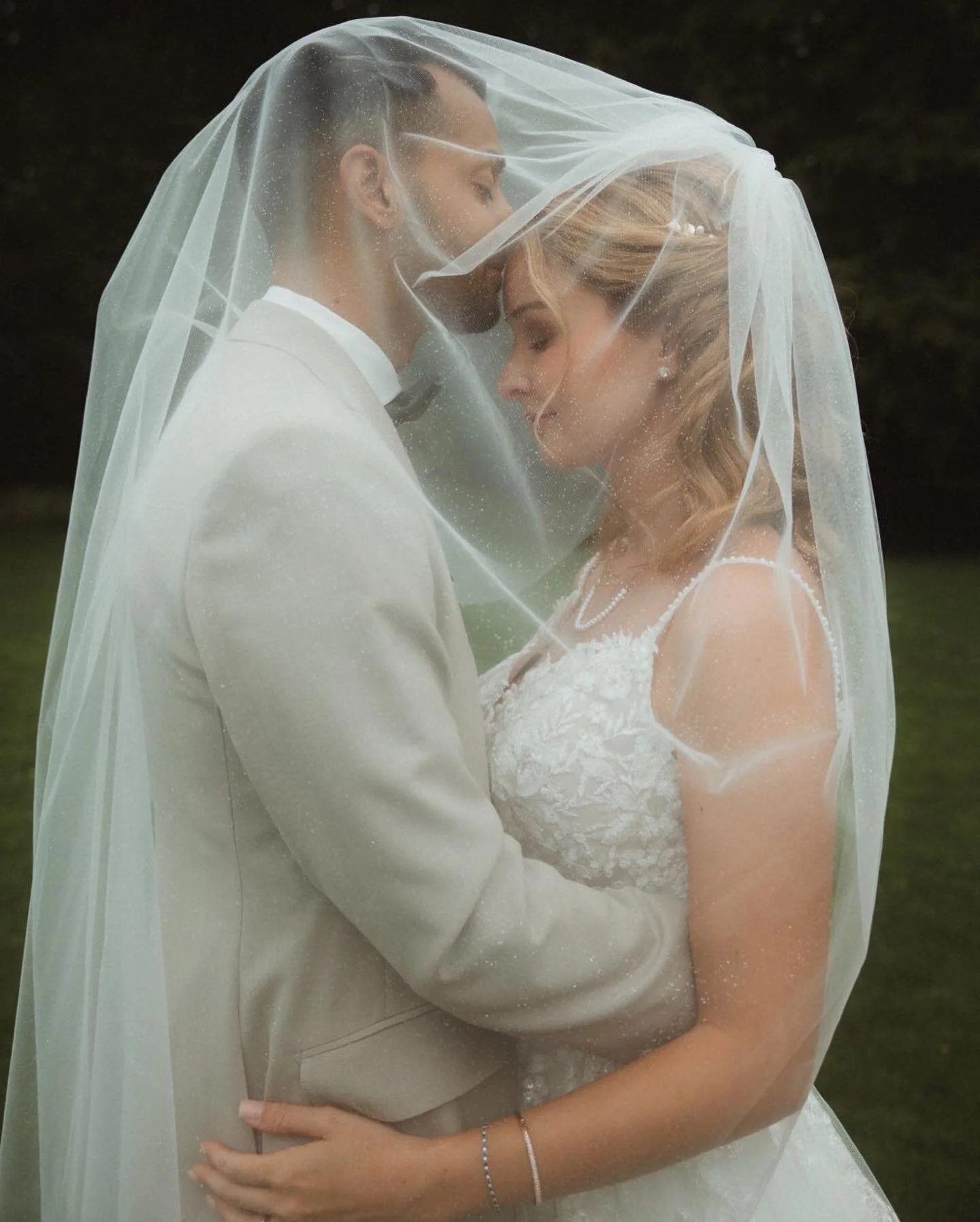 🤍Denise &amp; Luca🤍

Sone wundrsch&ouml;ne Daag in dr @reithalle_wenkenhof mit so coole L&uuml;t! ✨ Danke f&uuml;rs Vrtraue &amp; euri Unkompliziertheit - sisch mega gsi!😍

...und was f&uuml;re Party🤯🔥😎

Alles alles Gueti🫶🏽

#wedding #wedding