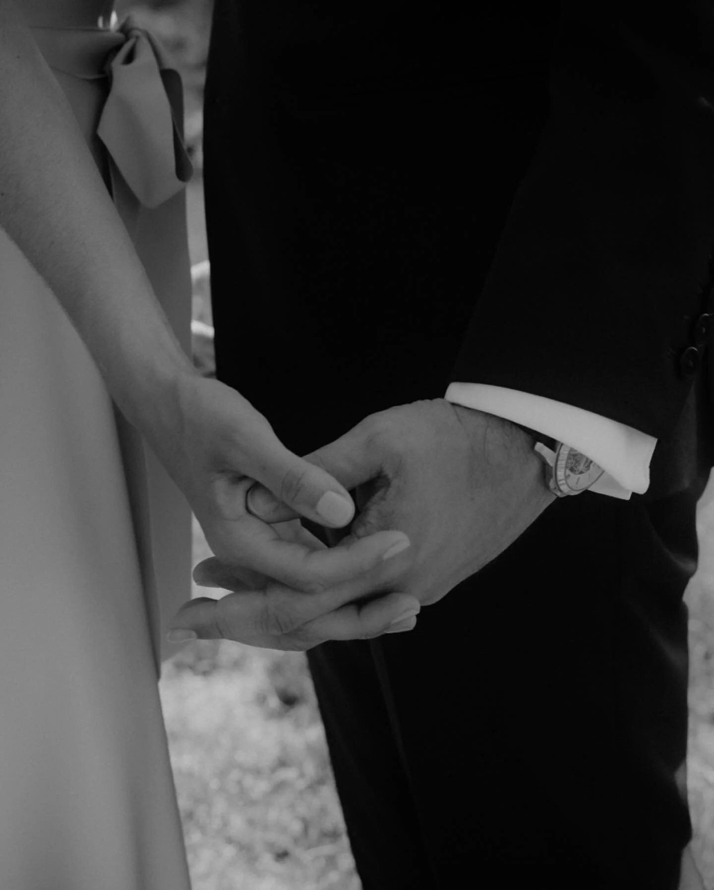 🤍L + F🤍

Dangge euch zwei f&uuml;rs Vrtraue!🫶🏽

#weddingphotography #weddingday #canonphotography #canonswitzerland #weddingtime