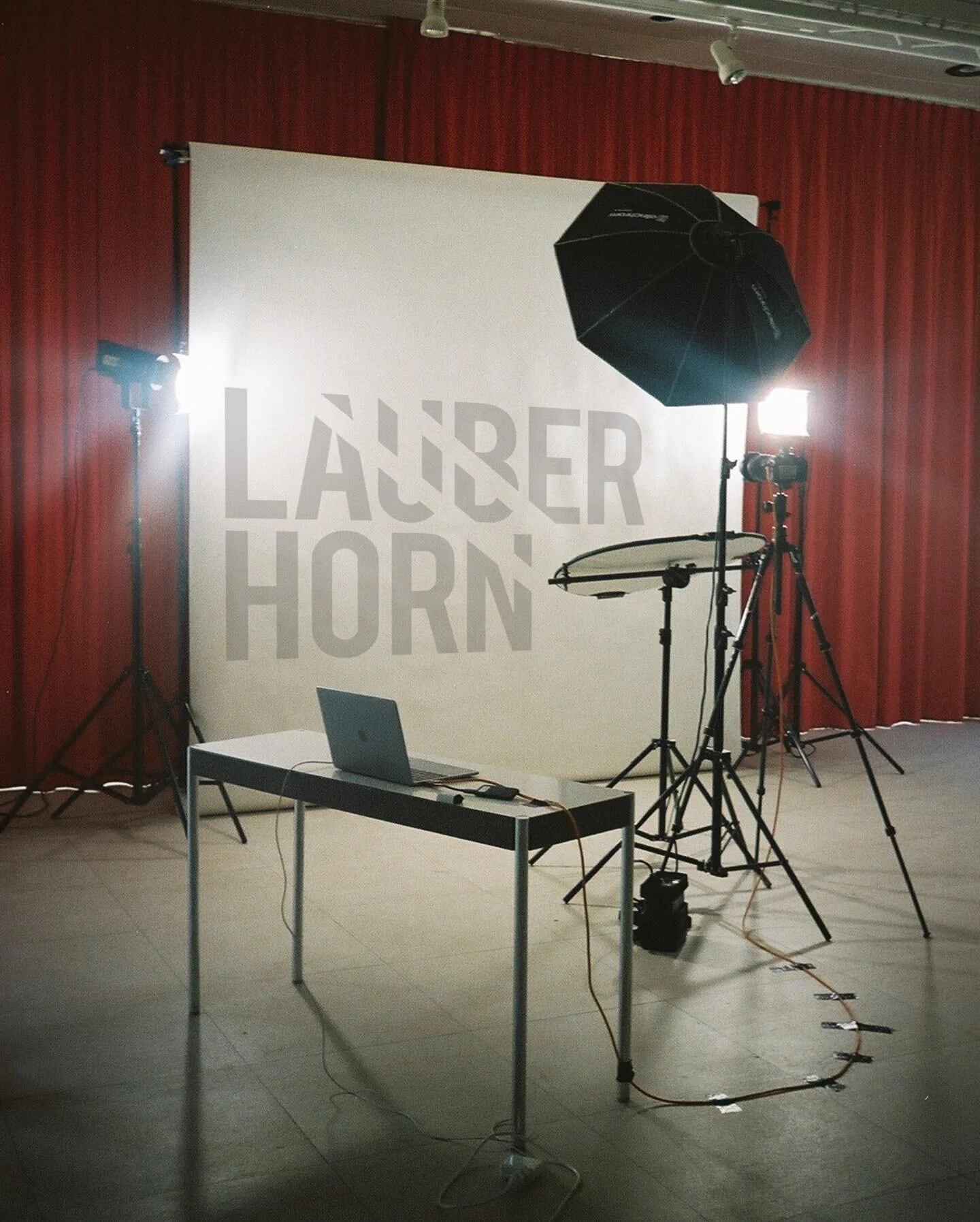 ⛷️F&uuml;r den neuen Webauftritt der internationalen Lauberhornrennen Wengen durften wir die Mirarbeitenden der Gesch&auml;ftsstelle sowie das Organisationskomitee portraitieren. 

Vielen lieben Dank f&uuml;r den tollen Auftrag &amp; bis im Januar!🎿