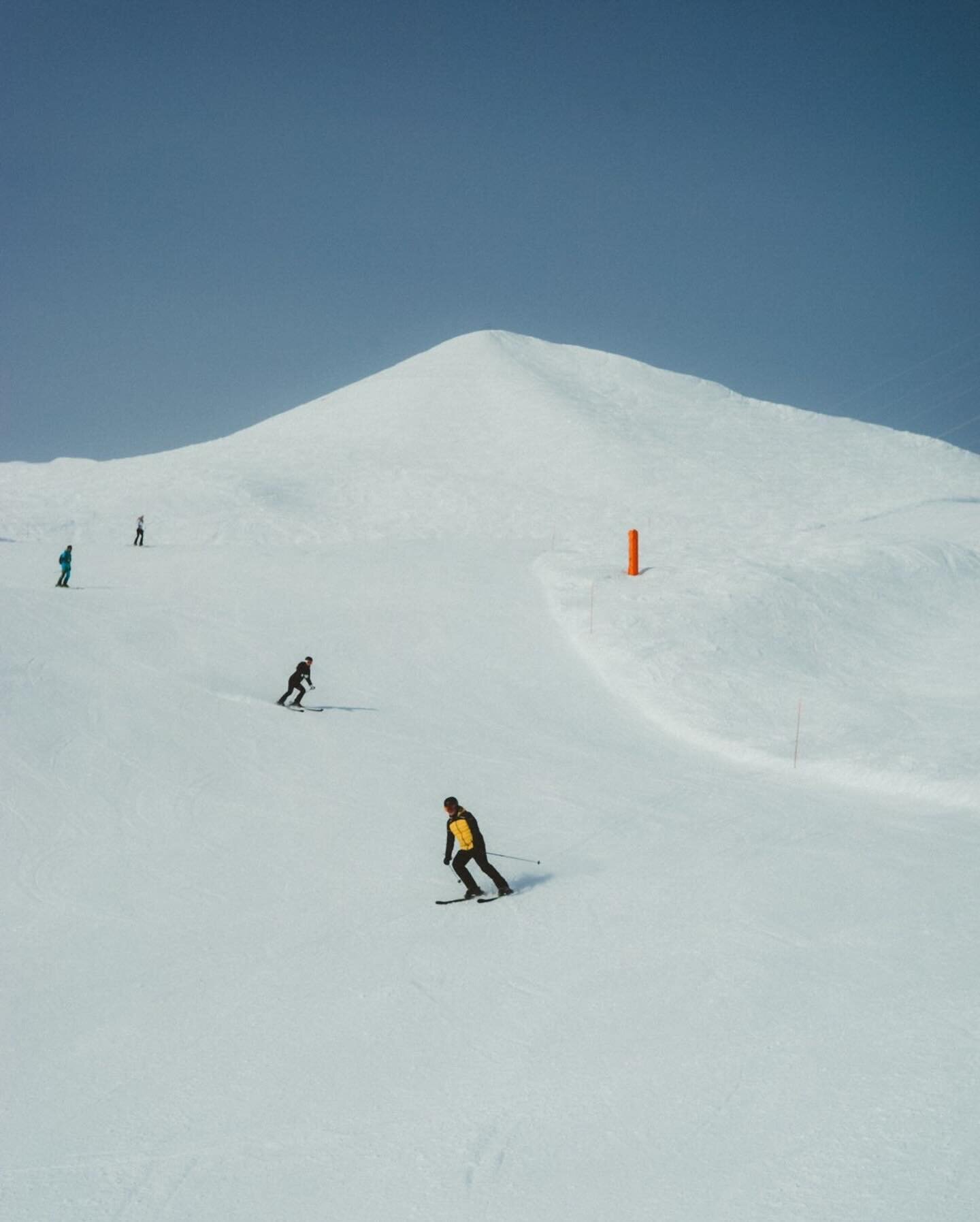 La Tzoumaz, 2024.

#latzoumaz #4vallees #verbier #vallais #skiing #photography #snow #switzerland #schweiz #leicam10r #leicaswitzerland