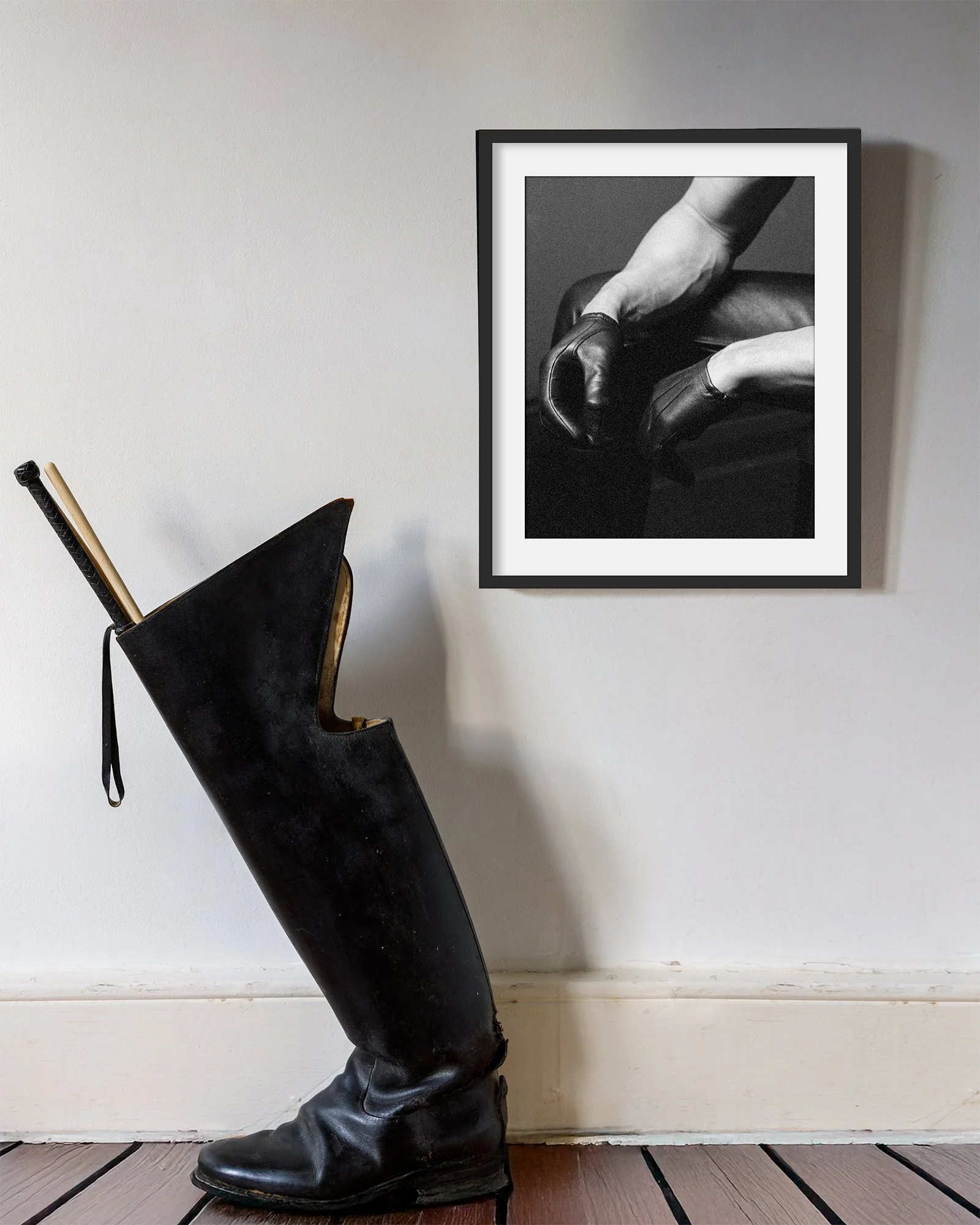 A3_Mockup_Yaz Gloves.jpg