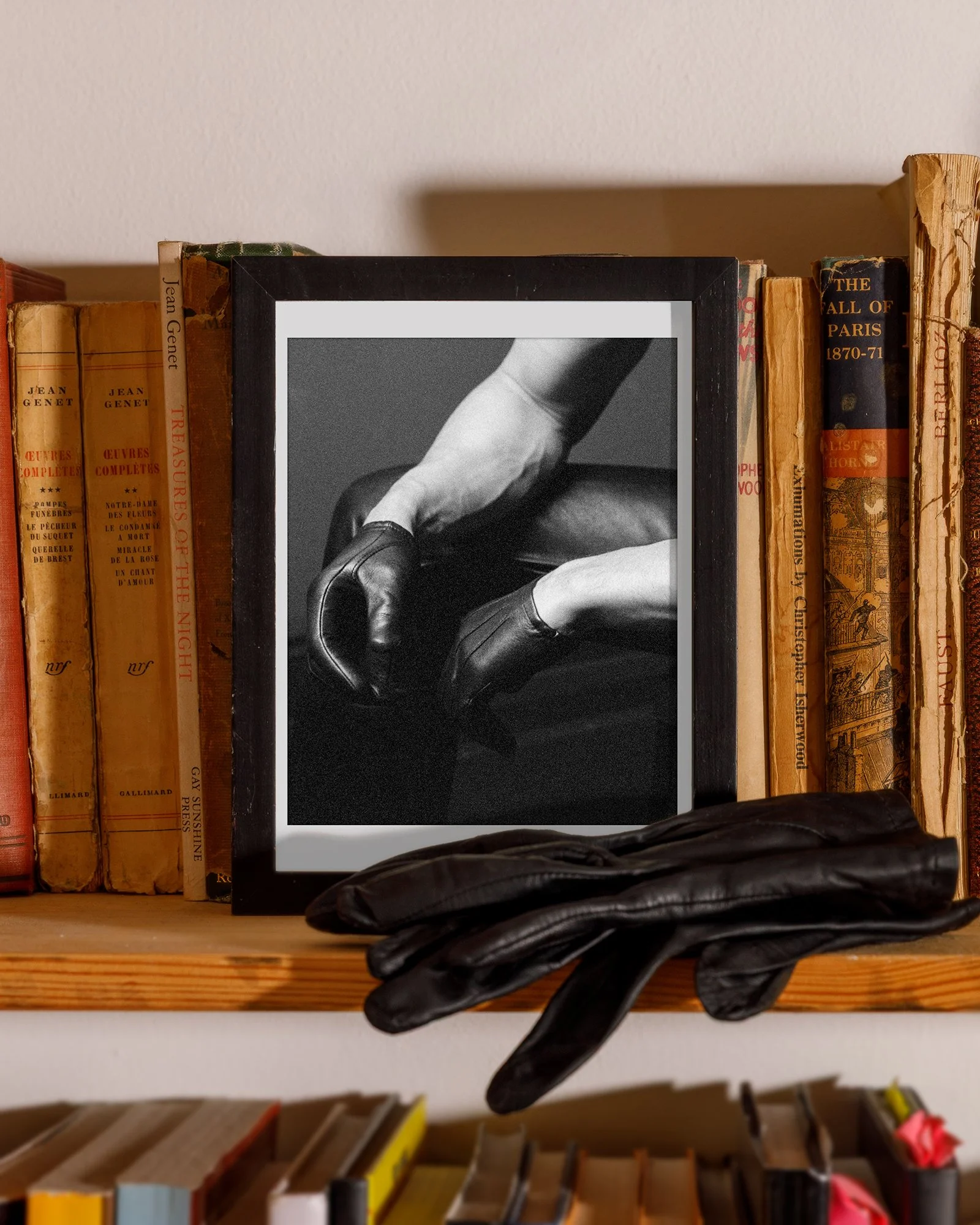 A5_Mockup_Yaz Gloves.jpg