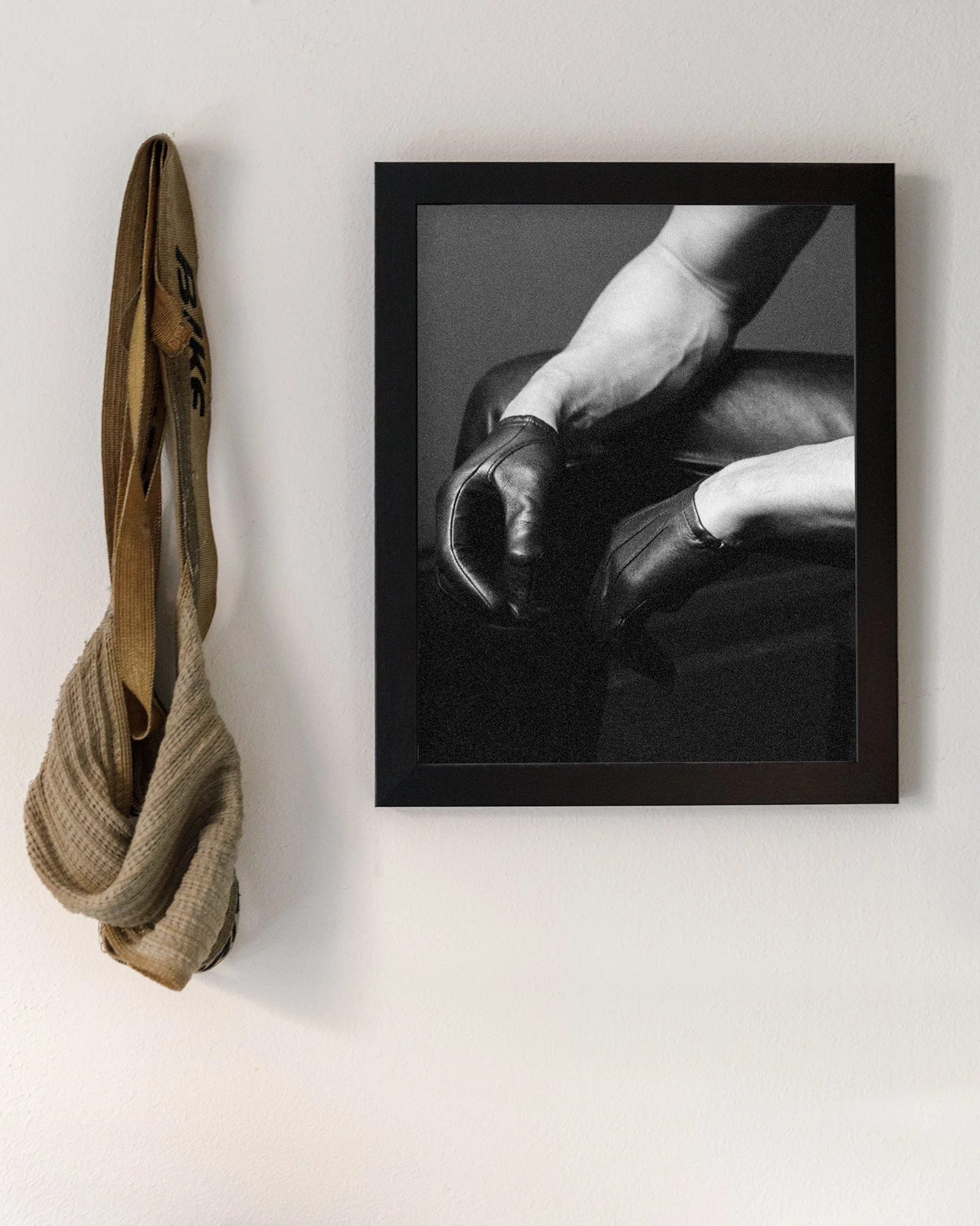 A4_Mockup_Yaz Gloves.jpg