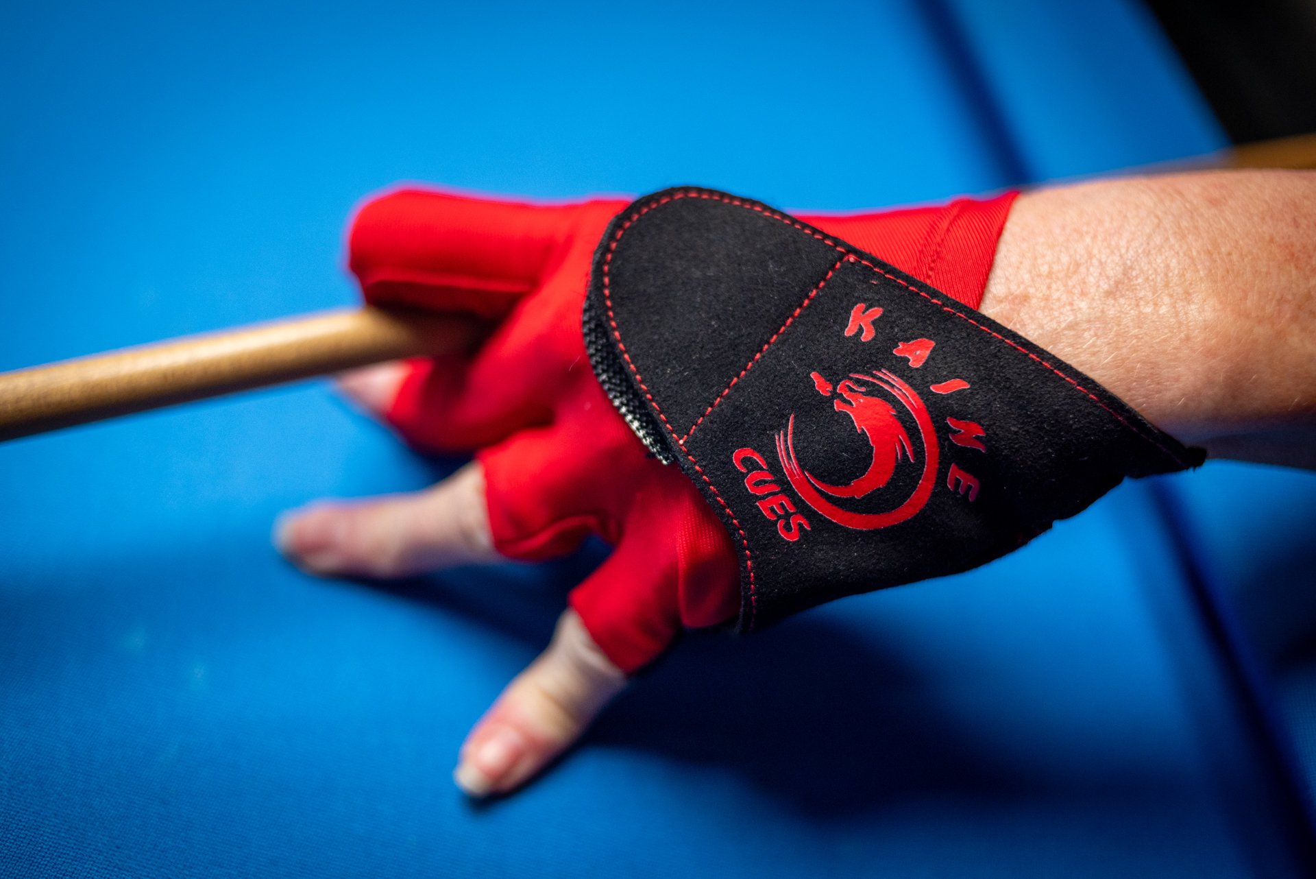 Kaine Cues Signature Shooting Glove