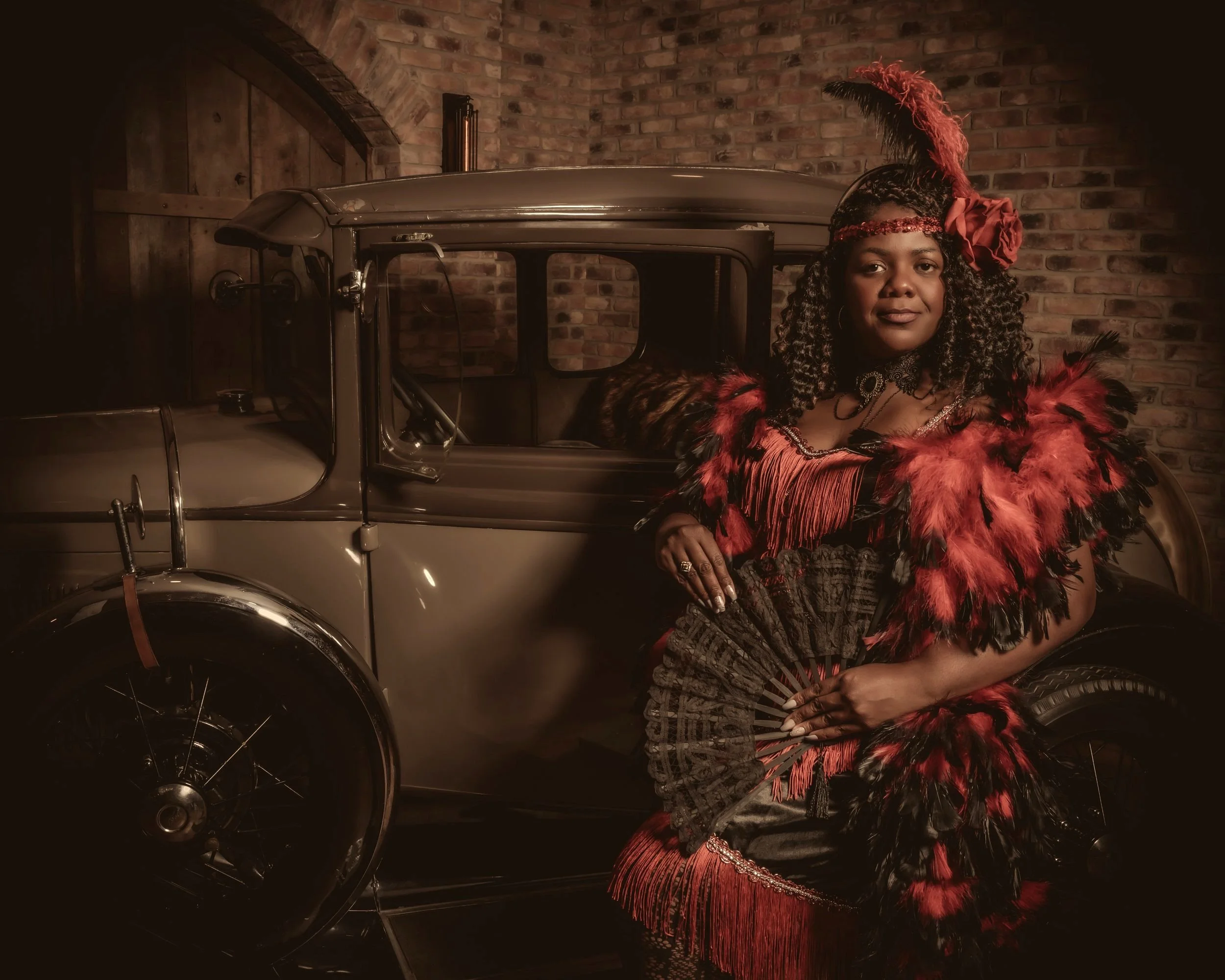 Gangster Car - Wild Gals Old Time Photos in Pigeon Forge and Gatlinburg