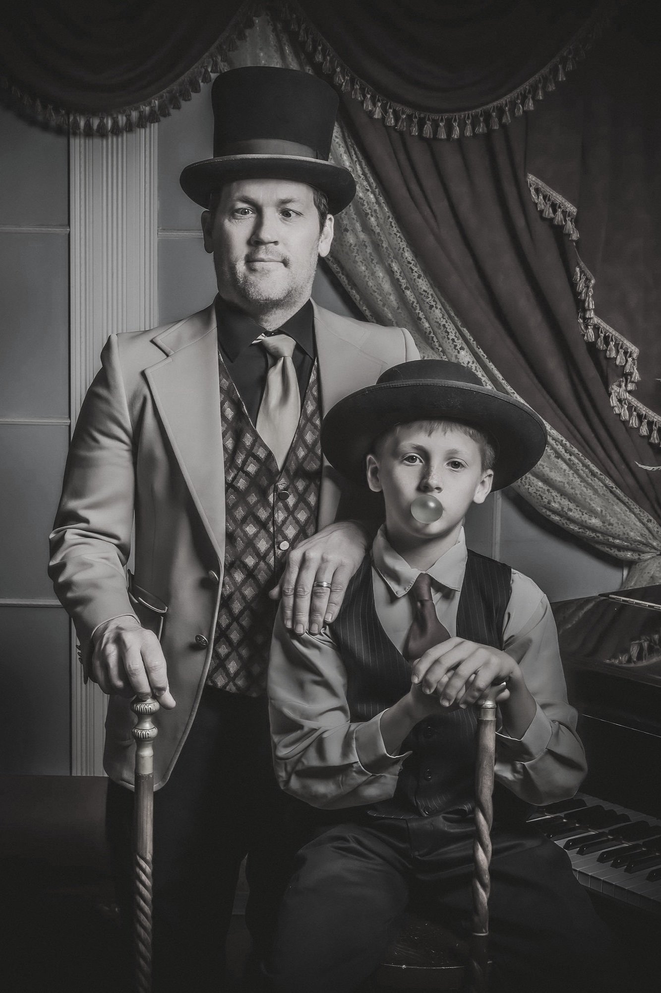 Southern Gentlemen - Wild Gals Old Time Photos in Pigeon Forge and Gatlinburg