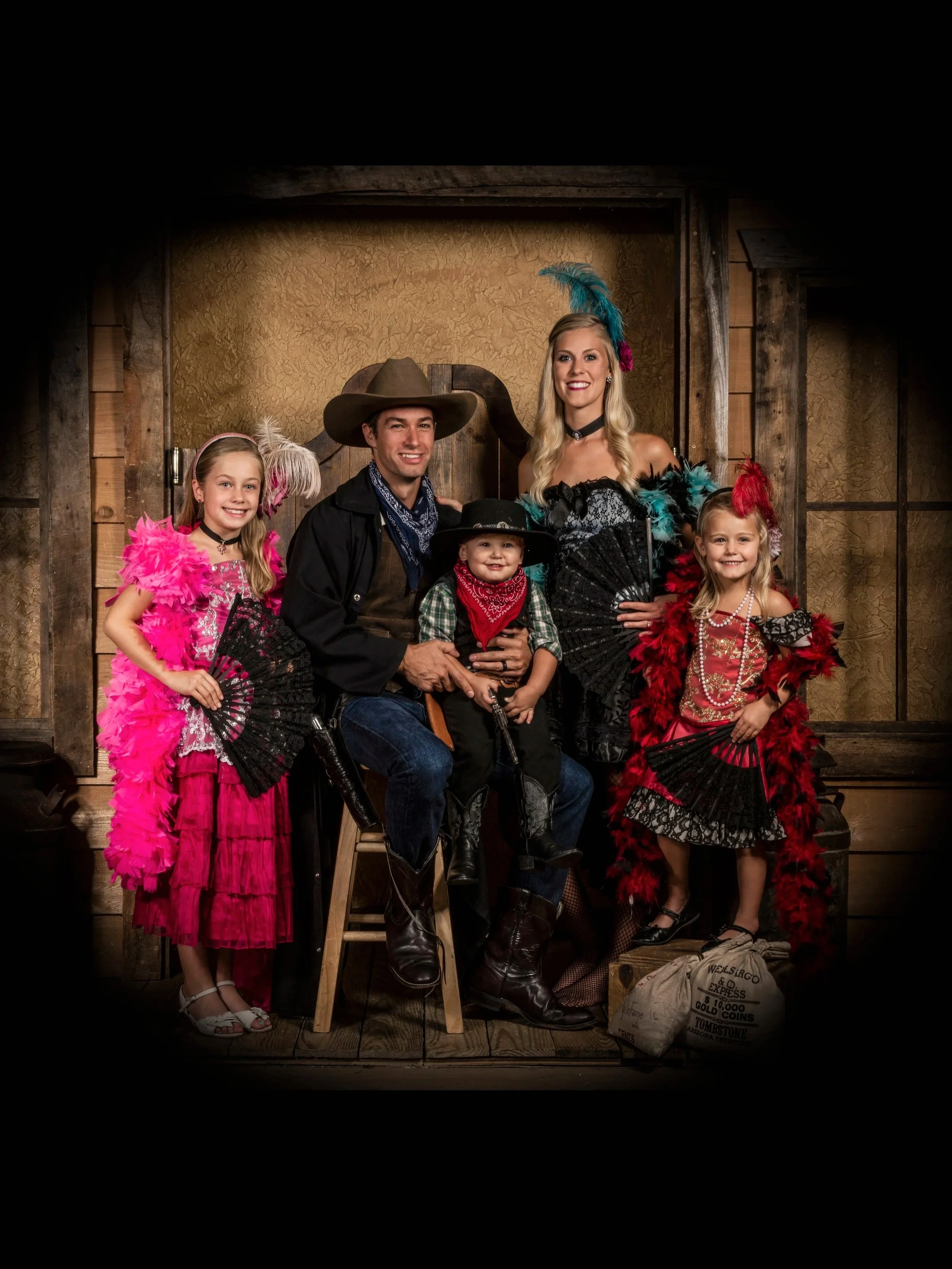 Western - Wild Gals Old Time Photos in Pigeon Forge and Gatlinburg