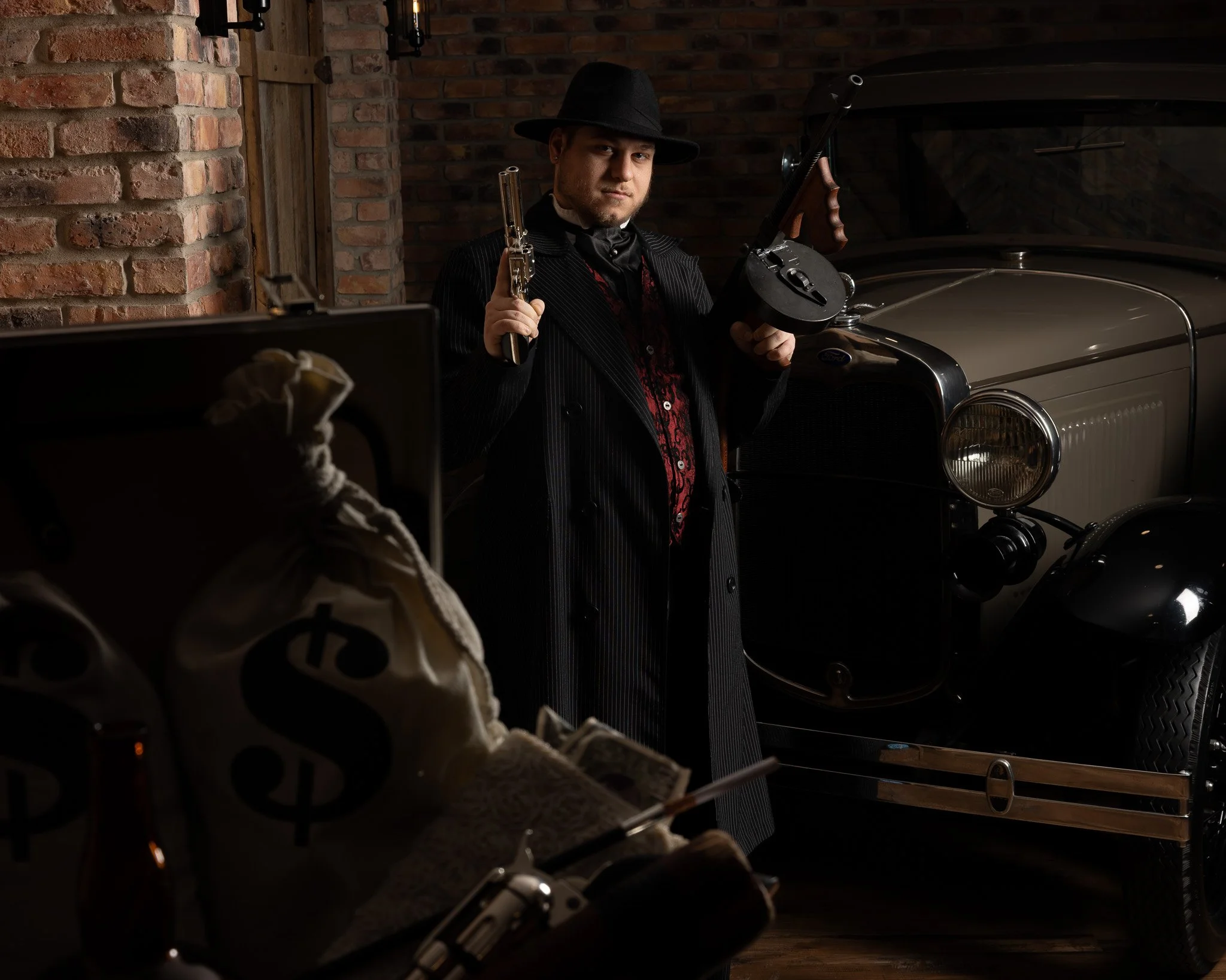 Gangster | Tommy Guns - Wild Gals Old Time Photos in Pigeon Forge and Gatlinburg
