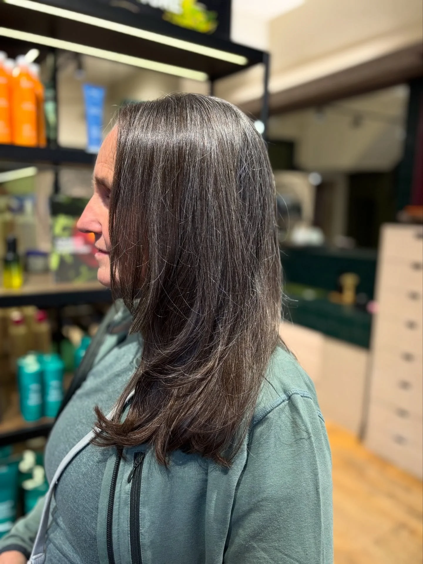 Fresh hair, fresh energy! There&rsquo;s nothing like a good hair day to boost your mojo!
Hair by @james.urbangreen 
Booking link in bio 
#hairgoals #hairinspo #healthyhair #aveda #winchesterhairdresser #veganhairproducts