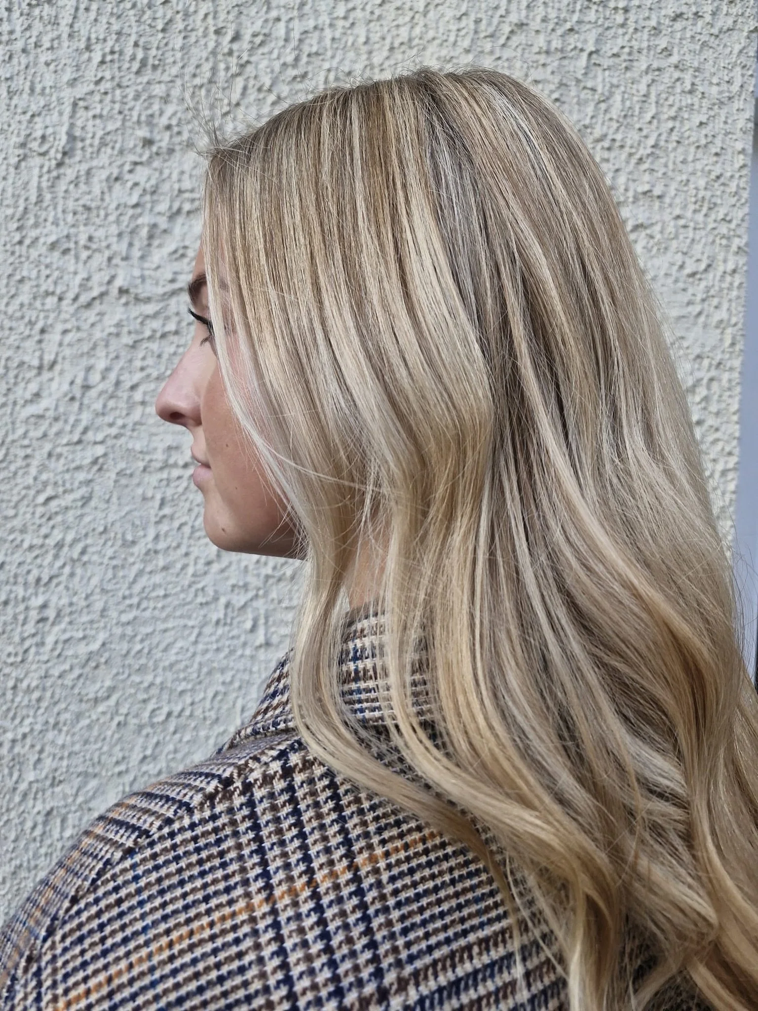 Soft dimension. Effortless blonde. 🌿

This look is all about lived-in, natural blonde tones&mdash;a blend of creamy beige + soft golden ribbons for that sunlit, multi-dimensional finish. No harsh lines, just seamless growth and healthy shine.
At Ave