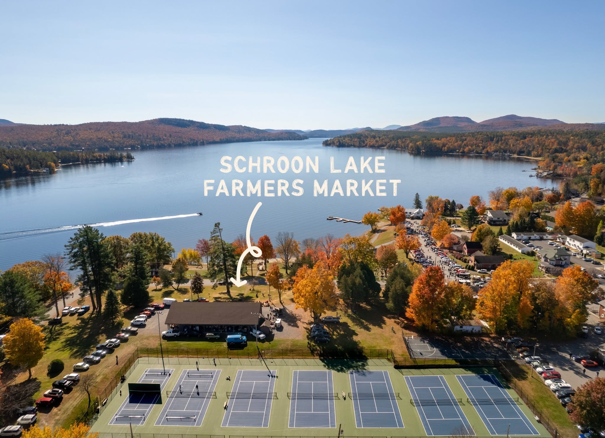 This view gets us every time 🤩 How lucky are we to enjoy fresh food, local products, and have a perfect view of the lake and mountains! 
Starting this weekend, June 14, find us in the Town Pavilion on Leland Ave every Saturday from 9am-1pm with grea