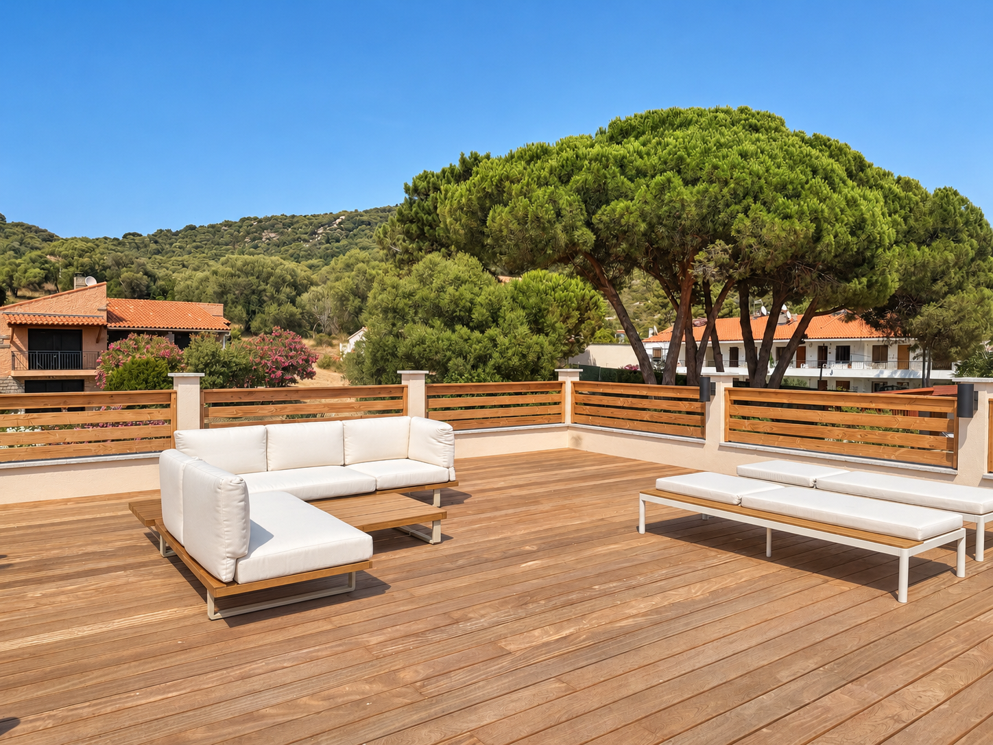 Terrasse lumineuse aux couleurs naturelles.png