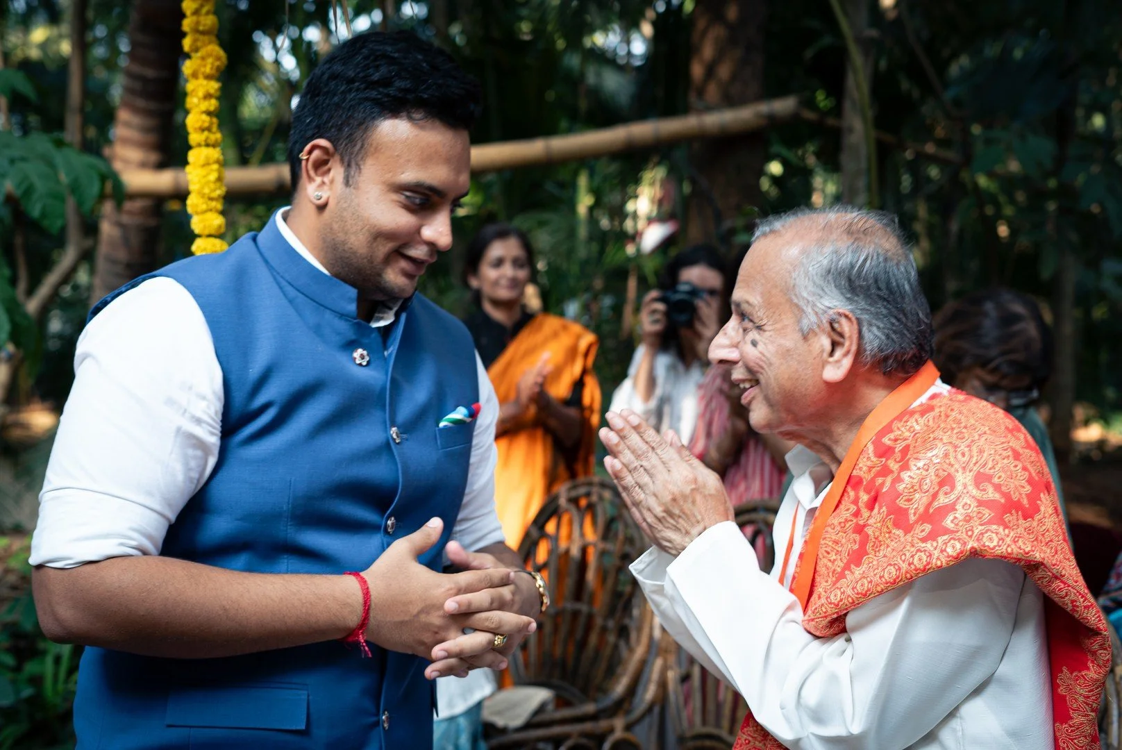 His Highness Yaduveer Krishnadatta Chamaraja Wadiyar, Maharaja of Mysore, honouring Dr. H.V. Nagaraj Rao at the Mysore Yoga Conference