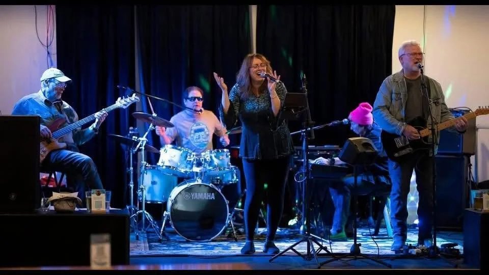 Live Music with Stacey & The Copycats