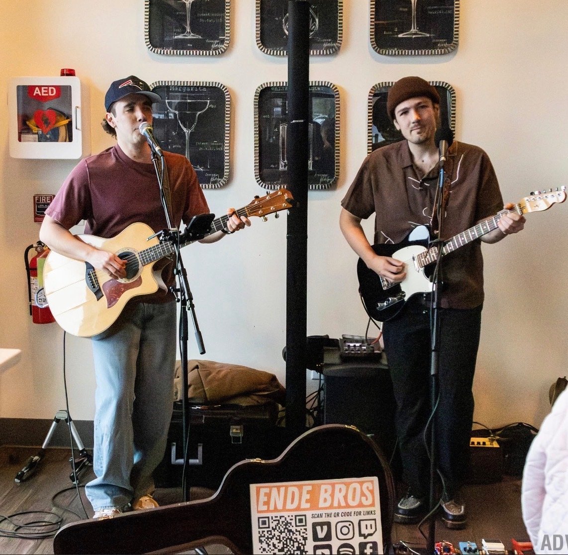 Acoustic Sunday with Ende Brothers 
