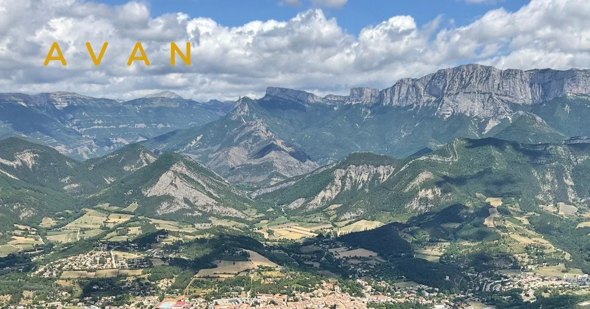 ONVERSTERKT. || Avan