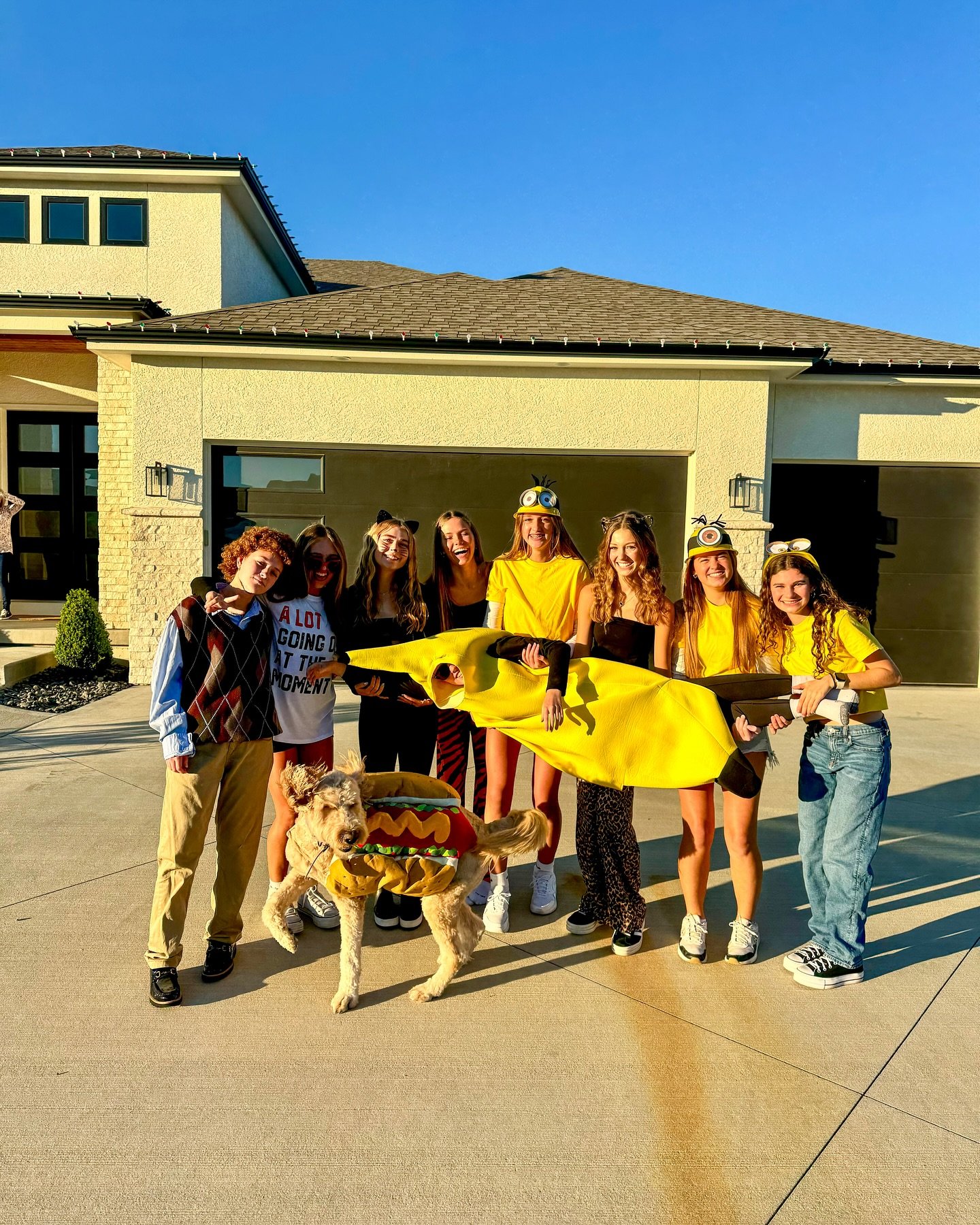 🎃 Happy Halloween from the cutest party animals on the block and a &lsquo;wiener dog&rsquo; 🌭🐶

#happyhalloween #halloween #halloween2024 #doghalloweencostume #halloweendogcostume #kc #kansascity #kcmom #kcmoms