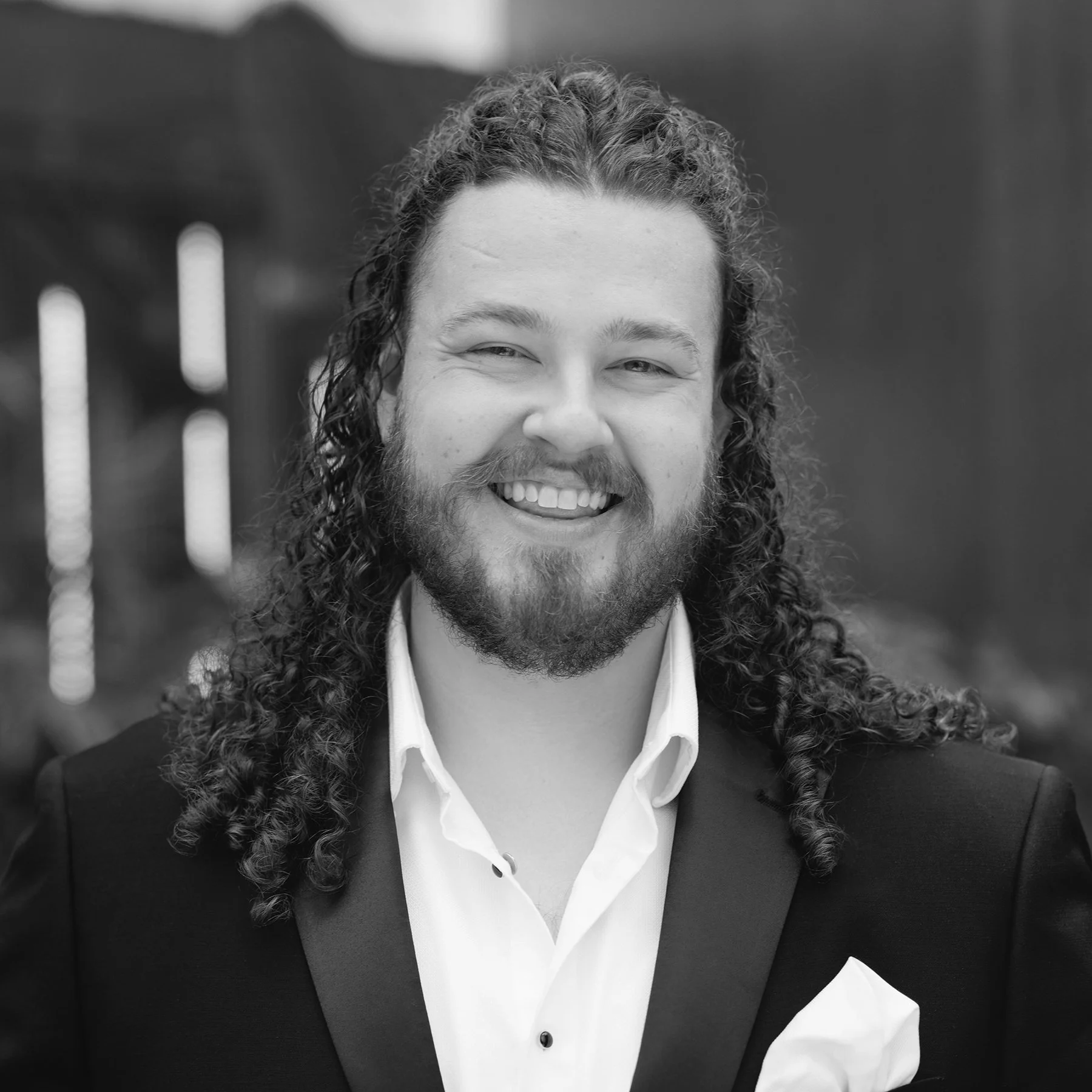 SHAWN ROTH, TENOR