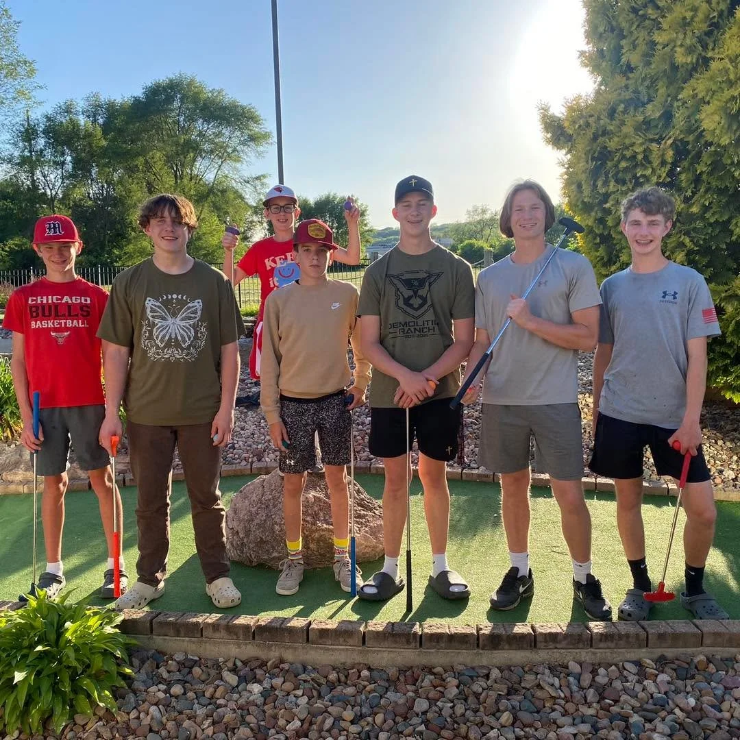 Youth night is back this Sunday! ☀️

All 6th-12th graders are welcome to join us at 6PM at the Metamora Center. This month we will enjoy pizza and games as we continue our discussion about the sermon on the mount. 

We hope to see you there!