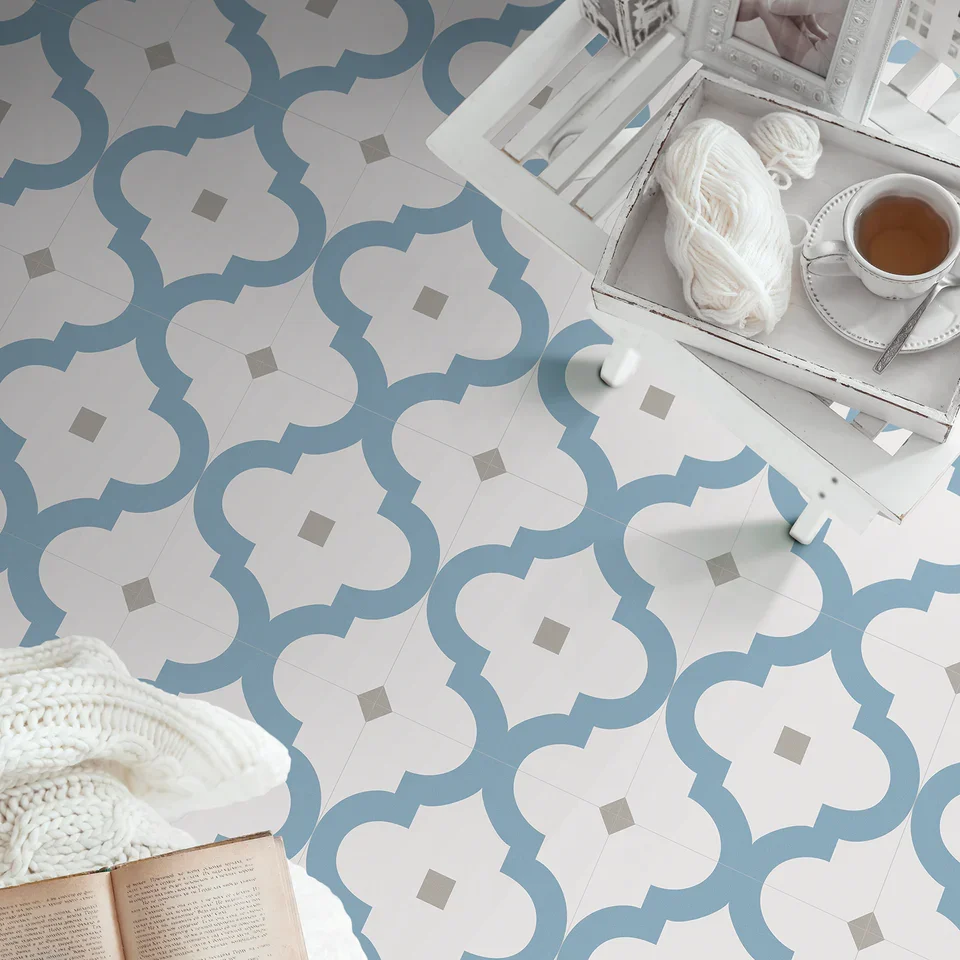 414043728_Barcelona_GrecoPattern_25x25cm__ROOM1.webp