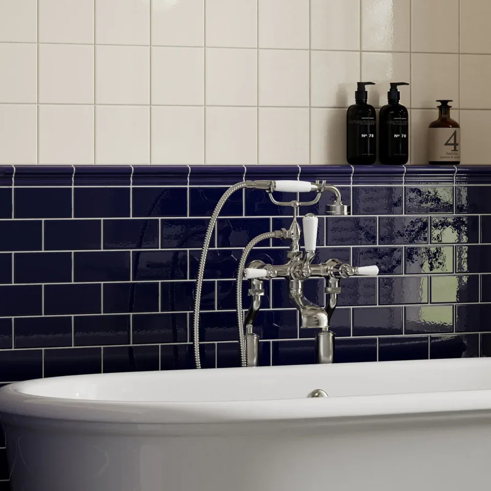 406100361_Windsor_KensingtonBlueMolduraItaliana-Gloss_5x15cm_ROOM3.webp