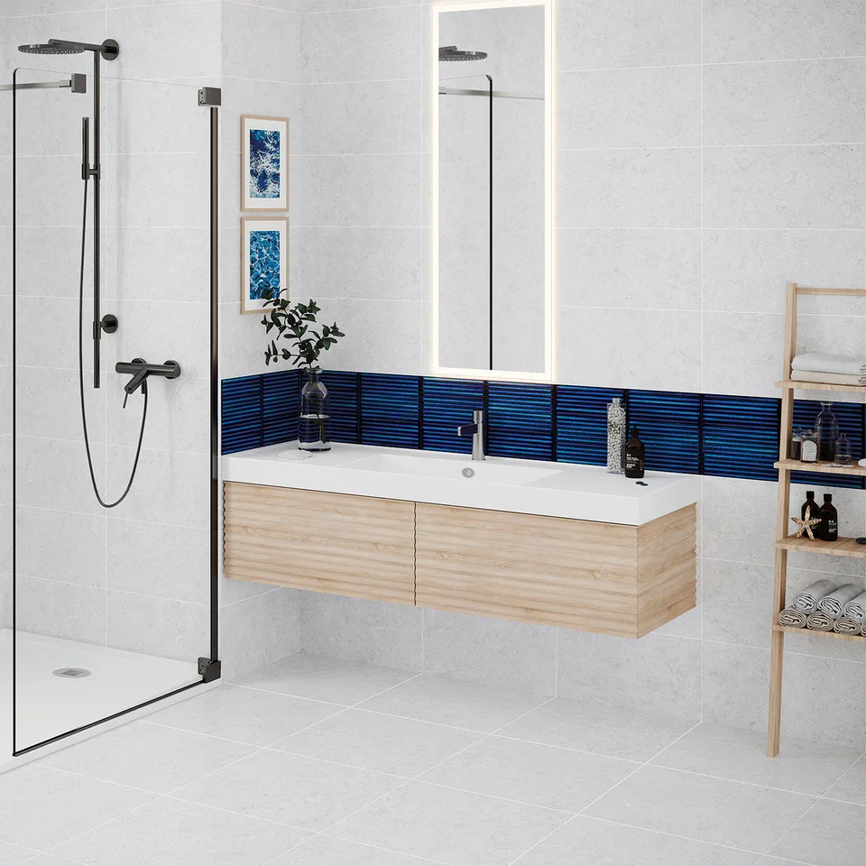 430066170_Coralstone_BlancoAnti-Slip_60x60cm__ROOM1.webp