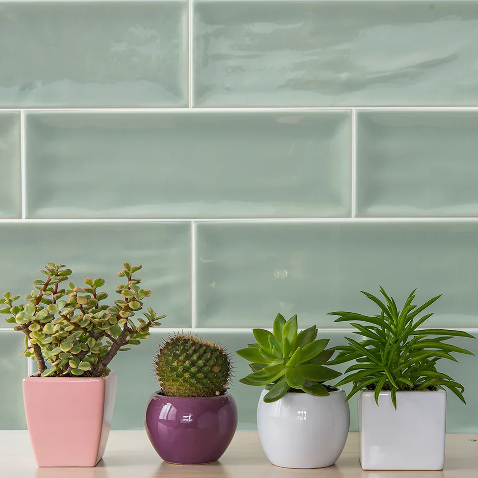 425060148_Aria_GreenGloss_10x30cm_ROOM2.webp