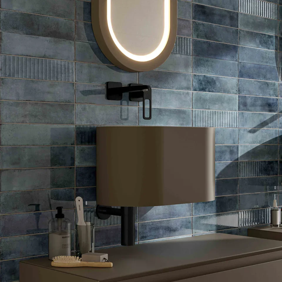 429114023_Mussa_BlueBrillo_7.5x30cm__ROOM1_1.webp