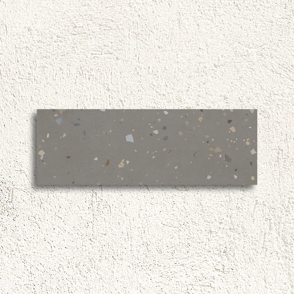 430069032_Happy_JoyGrey_33x100cm_FACE.webp