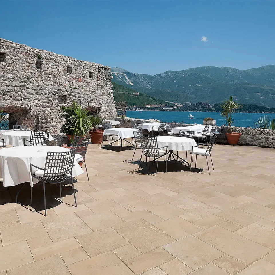 517001000_Mediterranea_Dor_20x20cm__ROOM1.webp