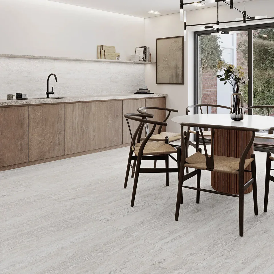 404417102_Palatino_Silver_45x90cm__ROOM2.webp