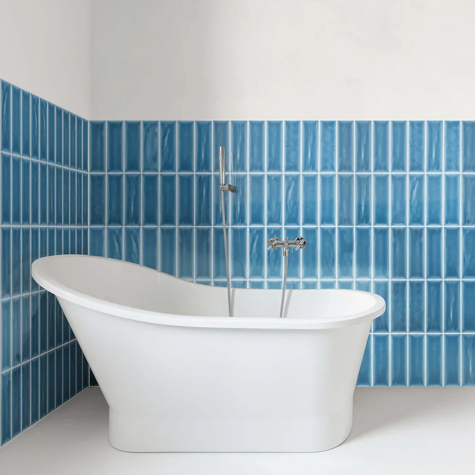 425060152_Aria_BlueGloss_10x30cm__ROOM1.webp