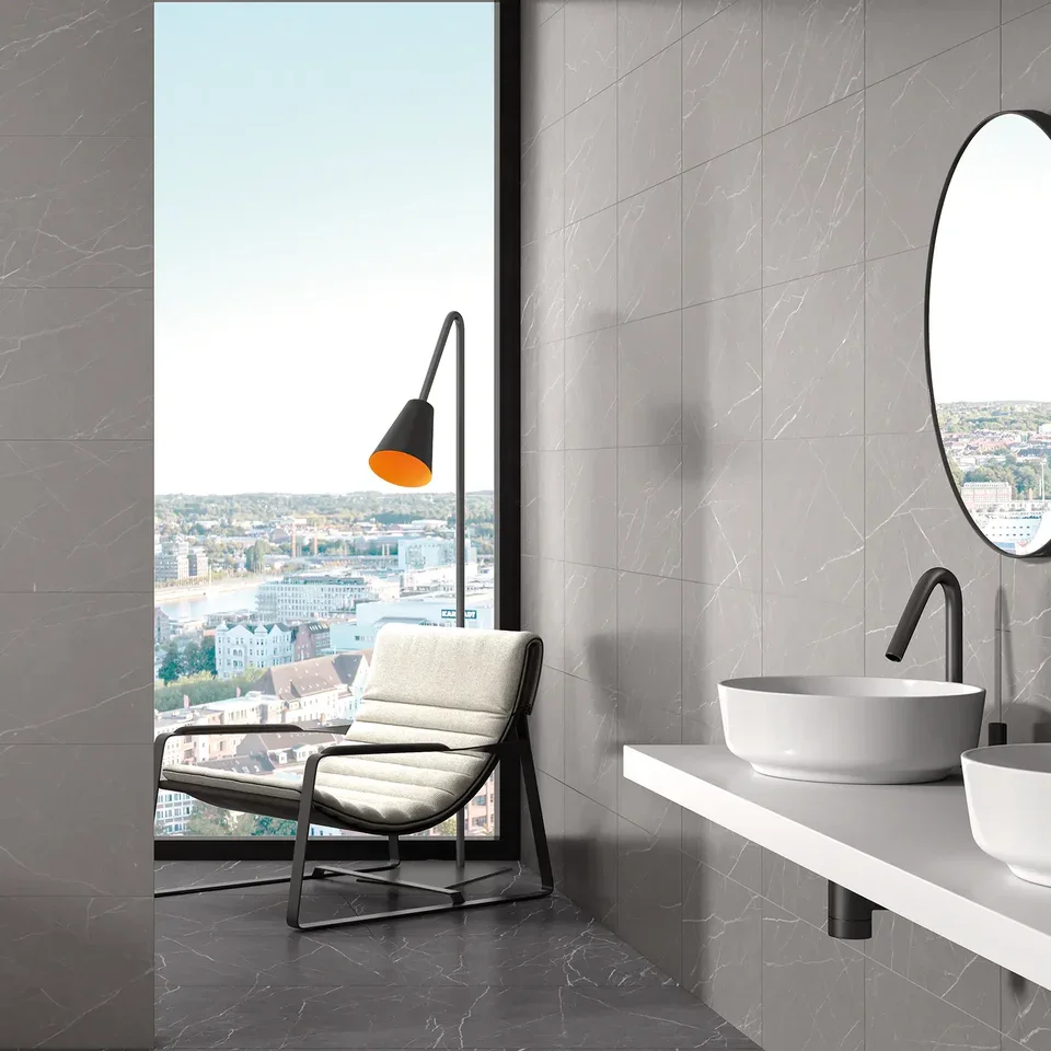 577004062_Muse_GreyWallTile_30x60cm_ROOM2.webp