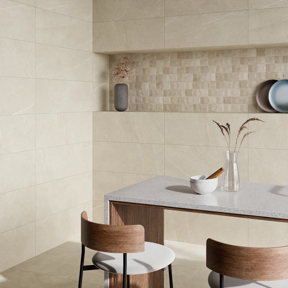 412002042_Bellevue_IvoryLightPIDecorWallTile_30x60cm_ROOM2.webp