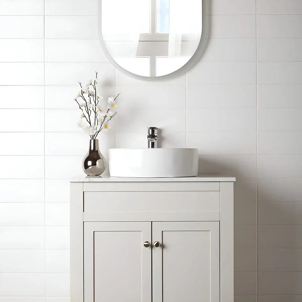 354012050_MetroPlus_WhiteMatt_Flat__10x30cm_ROOM1_998e7117-cdba-4811-86de-aa2cf2f0c584.webp