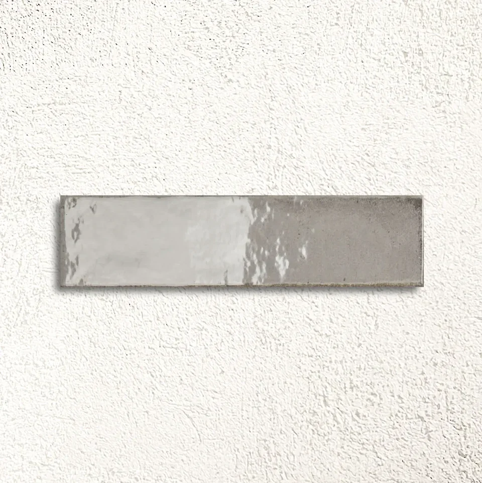 577200013_Lisbon_Grey-Shine_5.6x26.7cm_FACE2.webp