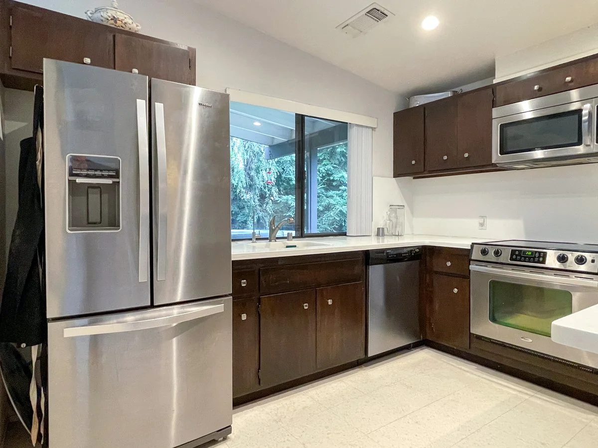 8775 Contemporary_Ct_24X6983.jpg