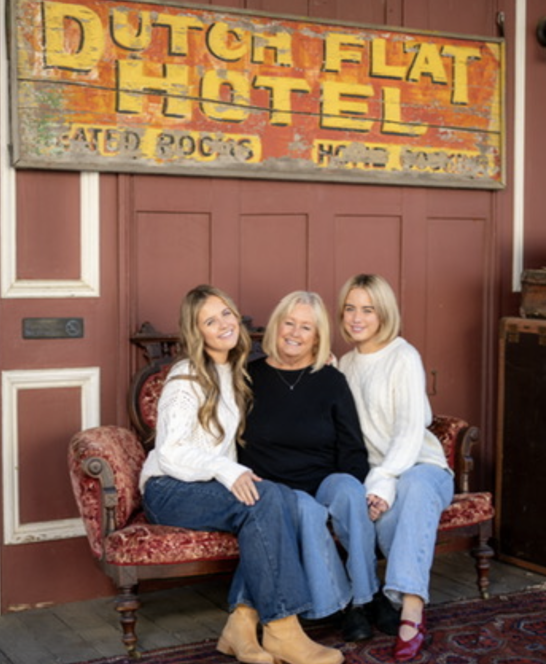 Holiday family Portraits at The Dutch Flat Hotel