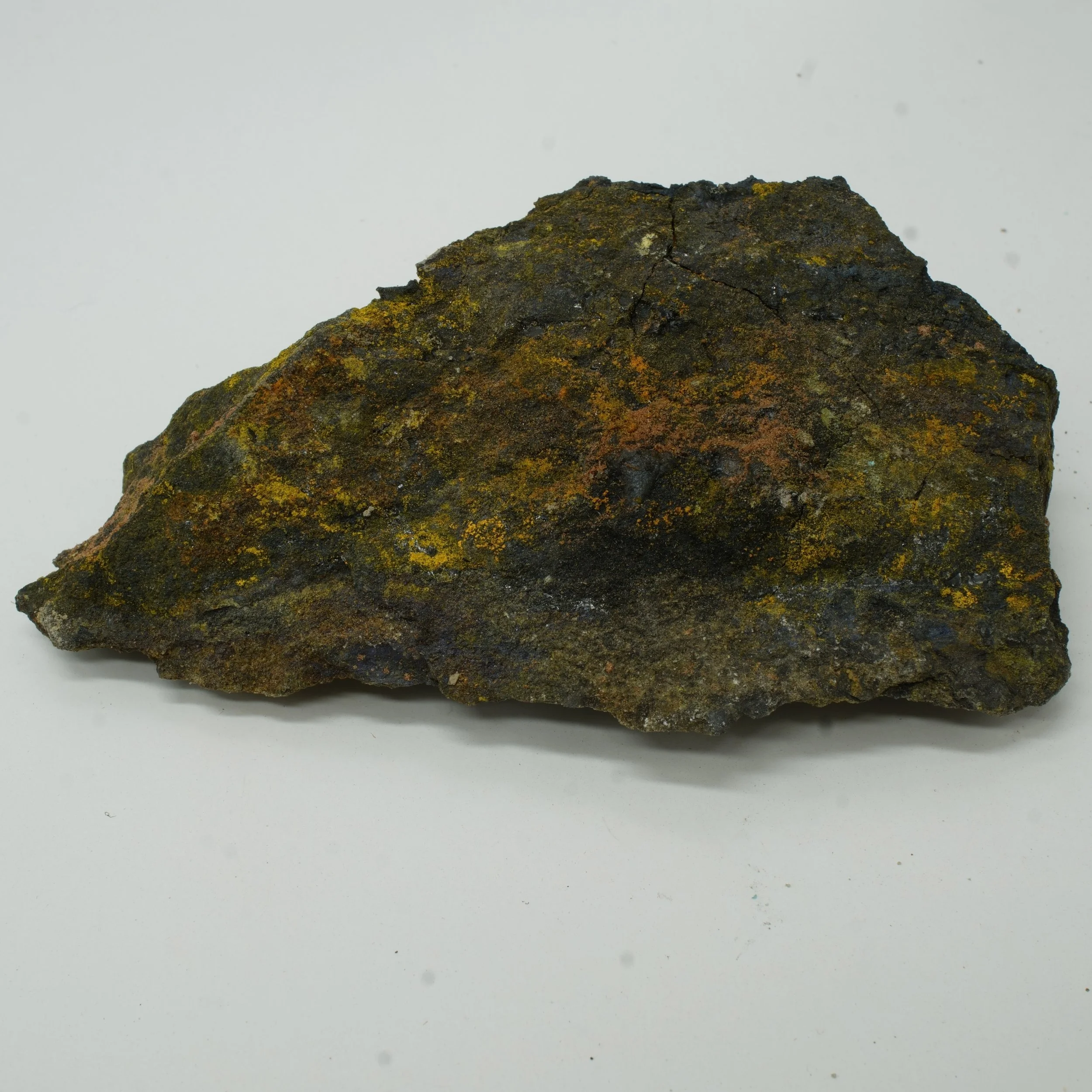 High-Activity Uranium Ore Specimen – Colorado Plateau Locality – ~50,000 CPM