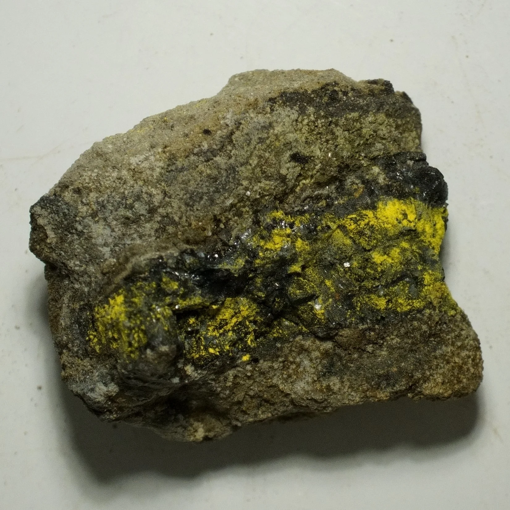High-Activity Uranium Ore 50K CPM