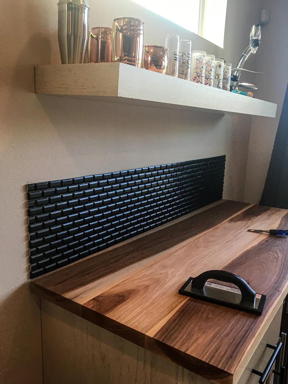 Backsplash and float 1813-2.jpg